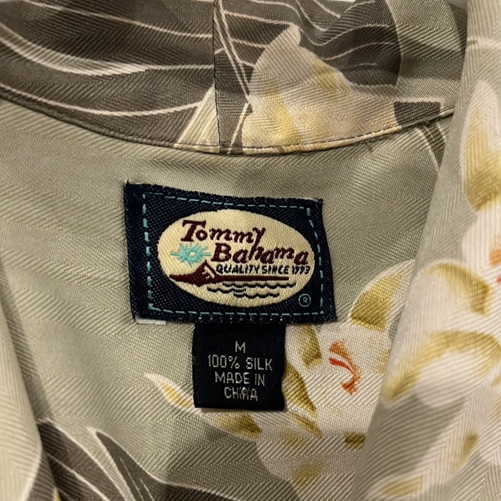 Women’s Tommy Bahama short sleeve shirt Medium #classic #tropical #hawaiian - Picture 3 of 6